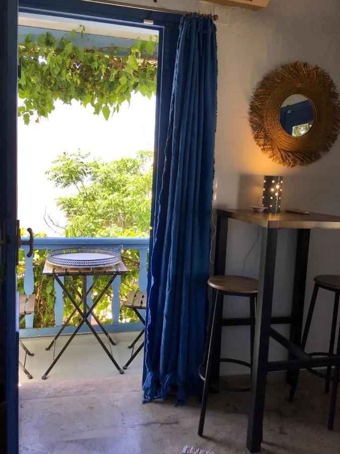 Chez Cecile Home موخلوس المظهر الخارجي الصورة